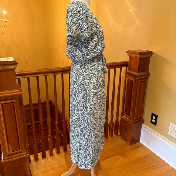 V-Neck Flowy Floral Viridian Summer Dress Wmn’s XS - Picture 4 of 11